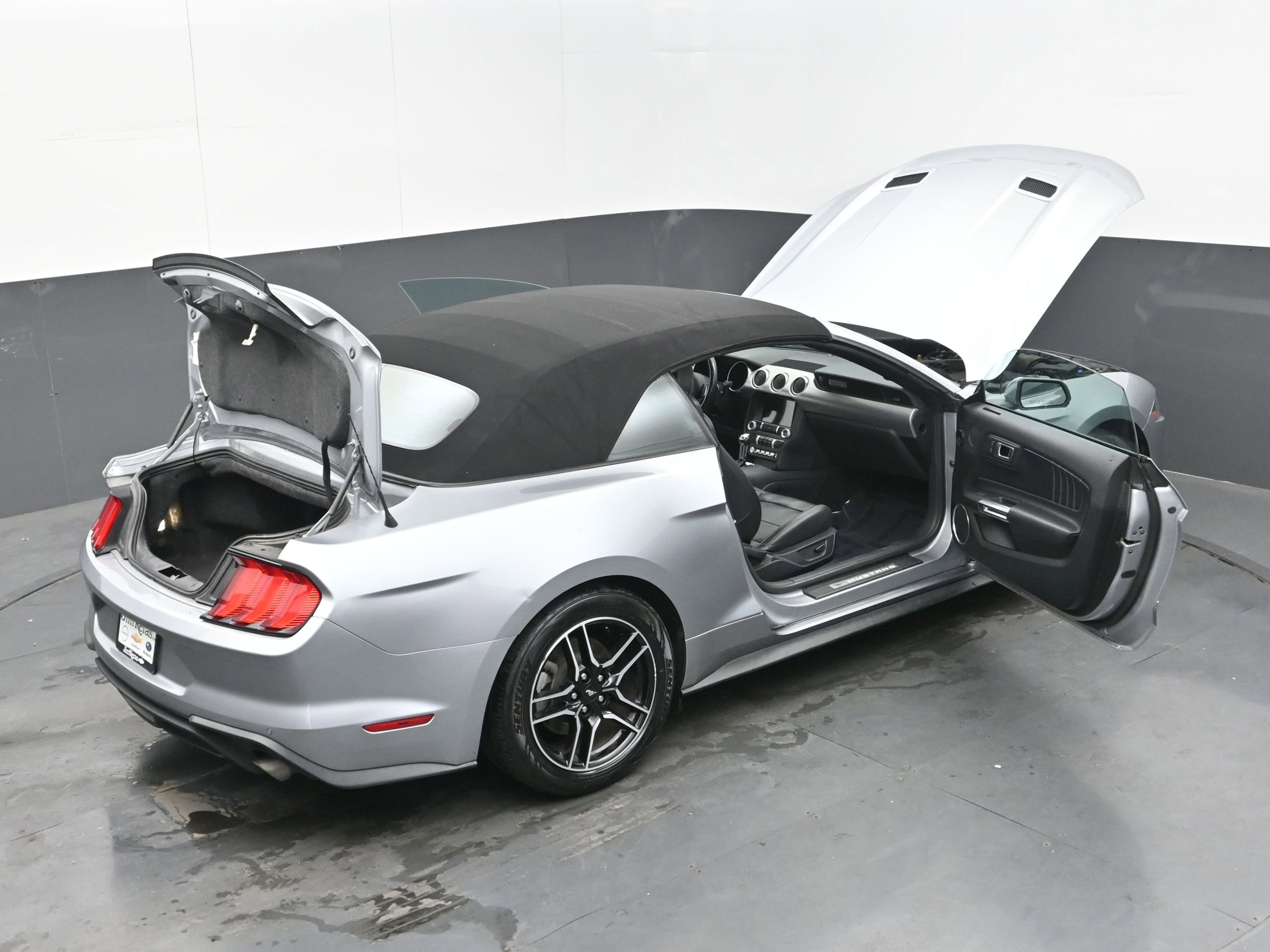 Used 2023 Ford Mustang Premium image 40