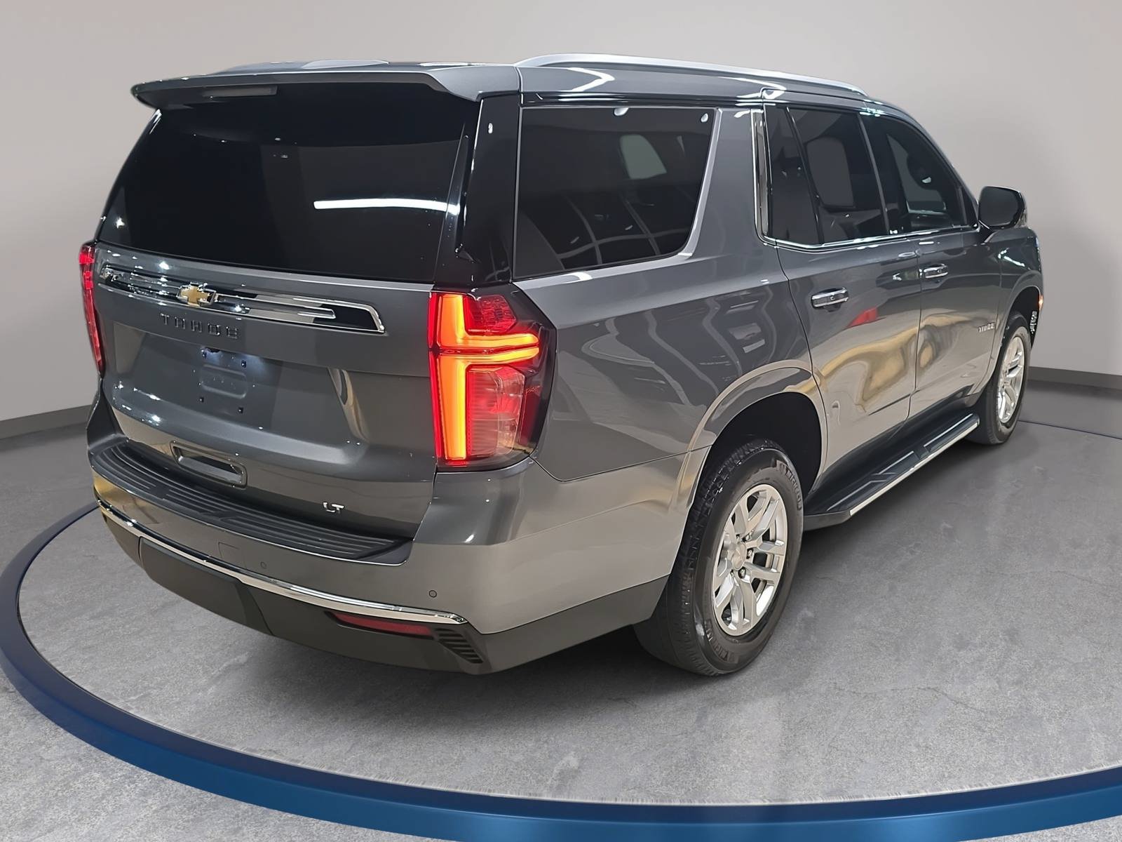 Used 2022 Chevrolet Tahoe LT w/ Luxury Package AWD/4WD image 5