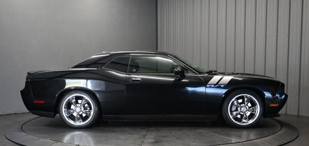 Used 2010 Dodge Challenger R/T RWD image 4