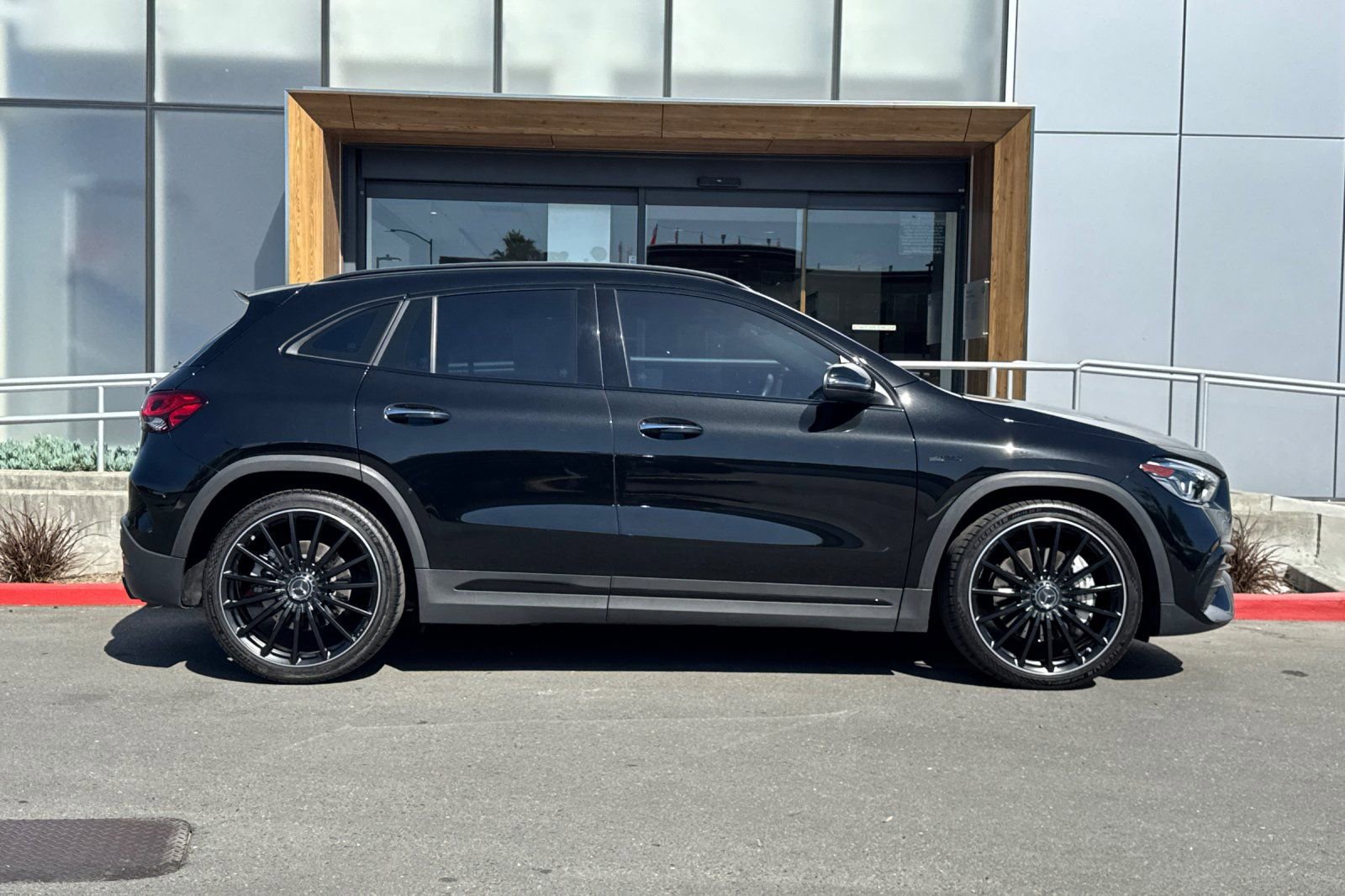 Used 2022 Mercedes-Benz GLA 35 AMG 4MATIC image 8