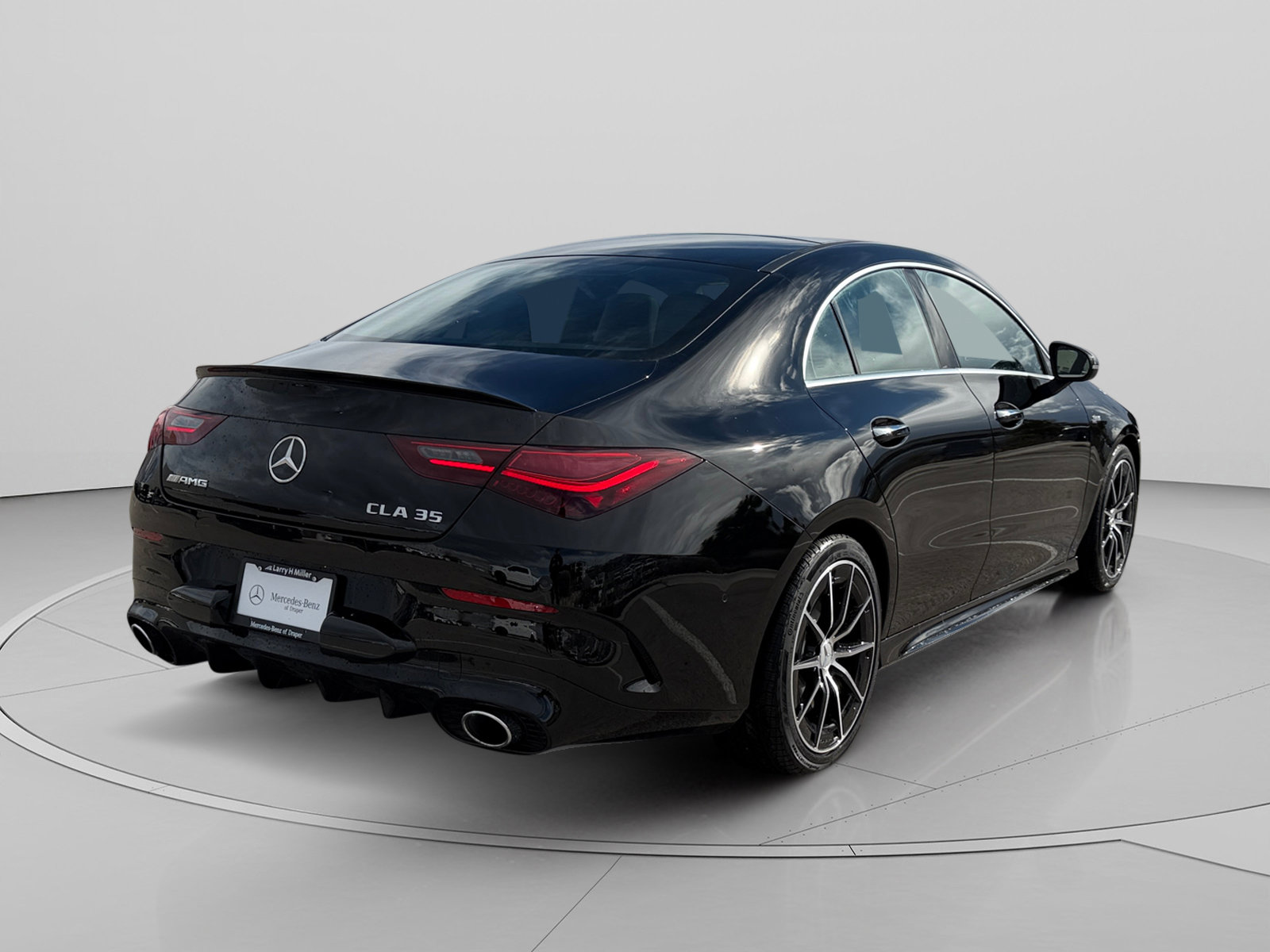New 2026 Mercedes-Benz CLA 35 AMG 4MATIC image 5