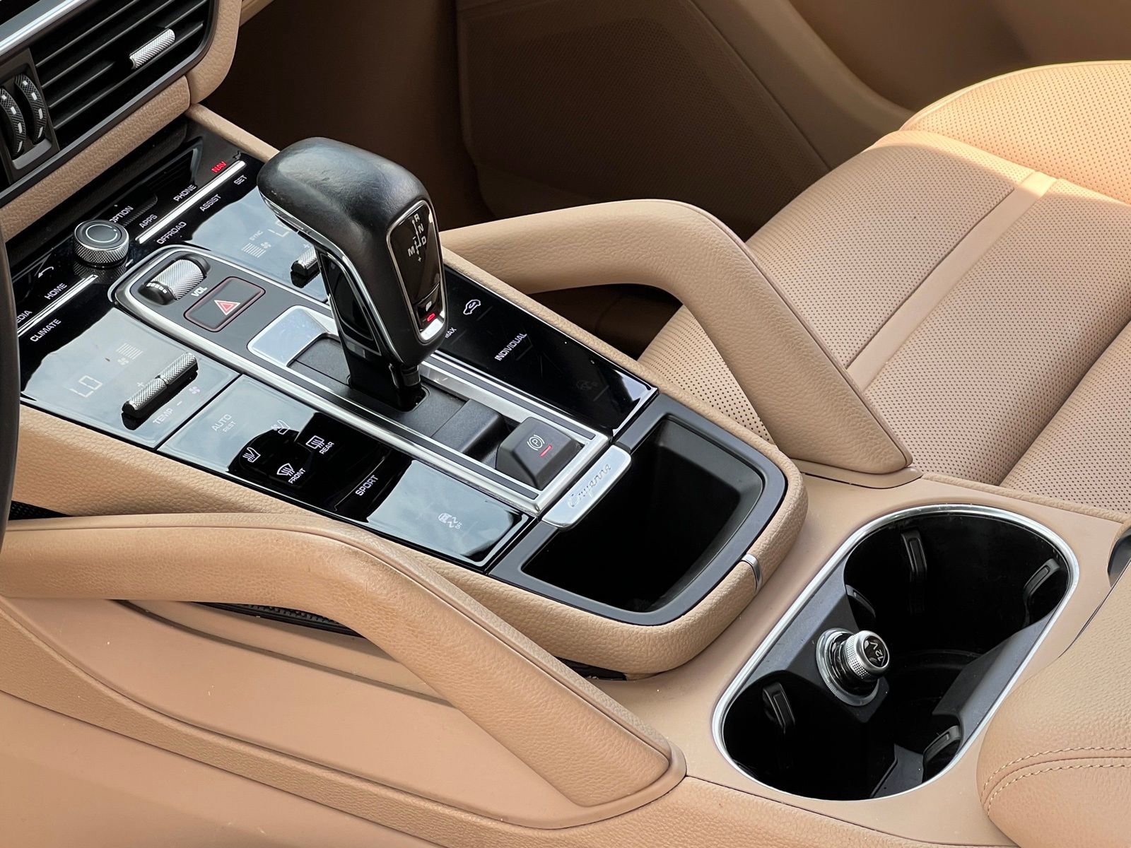 Certified 2023 Porsche Cayenne image 29