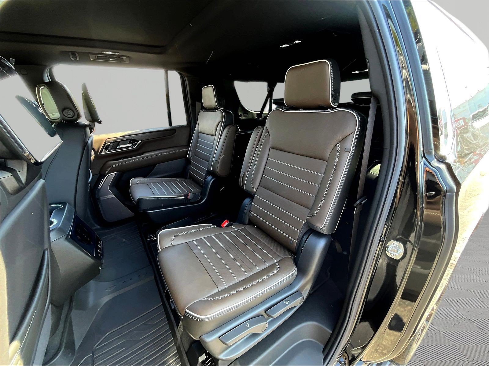 New 2026 GMC Yukon XL Denali Ultimate AWD/4WD image 18
