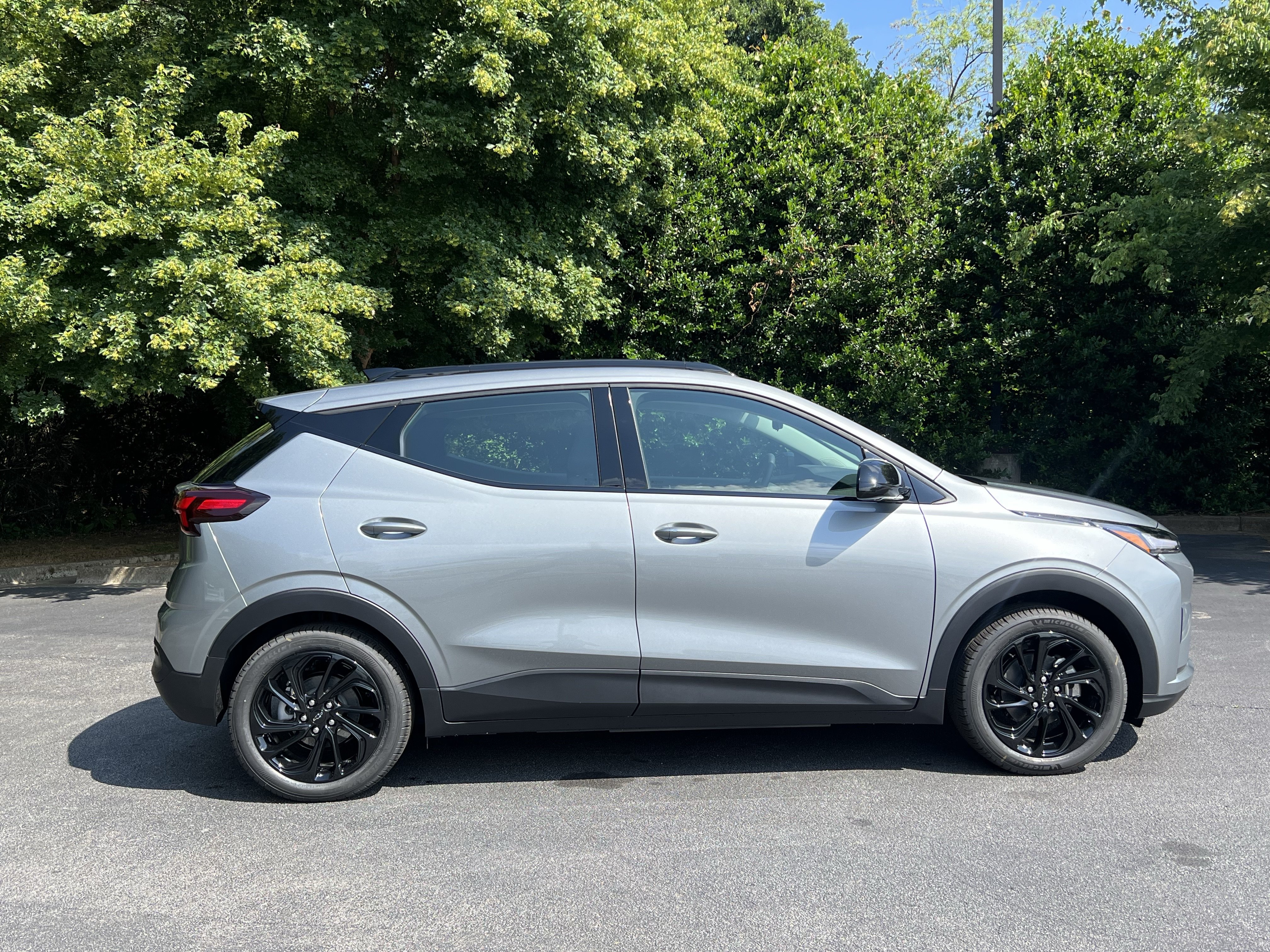 New 2027 Chevrolet Bolt RS w/ Technology Package FWD image 10