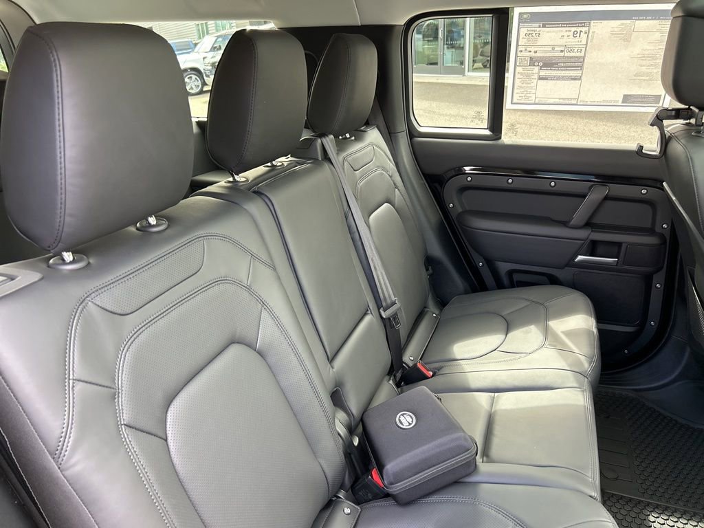 New 2025 Land Rover Defender 130 S image 18