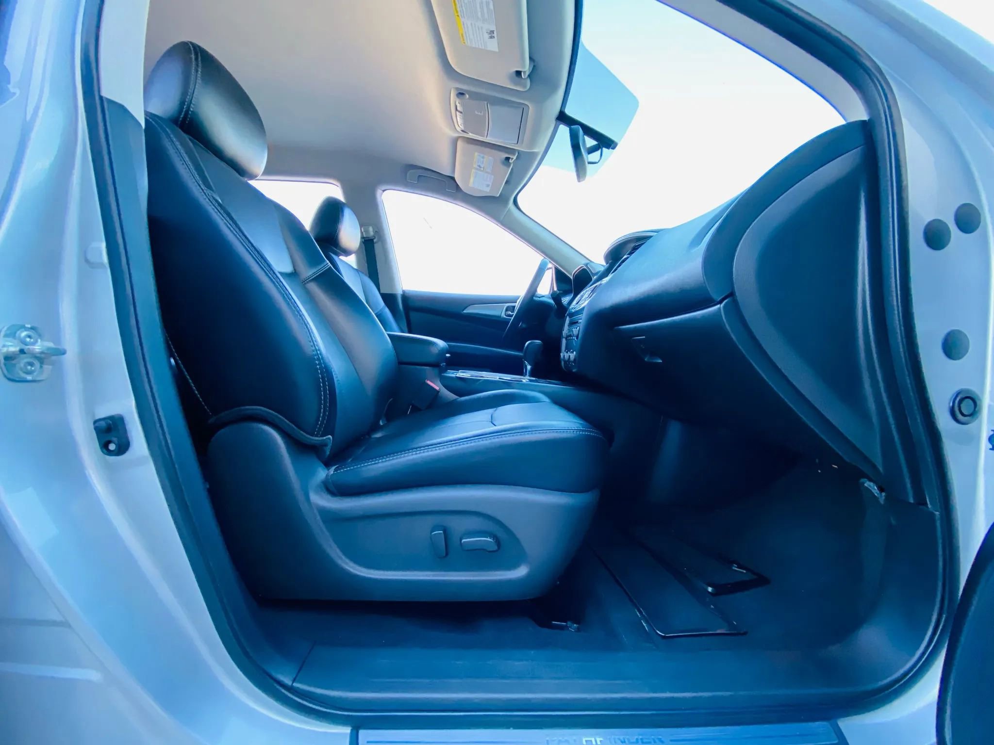 Used 2020 Nissan Pathfinder SL image 7