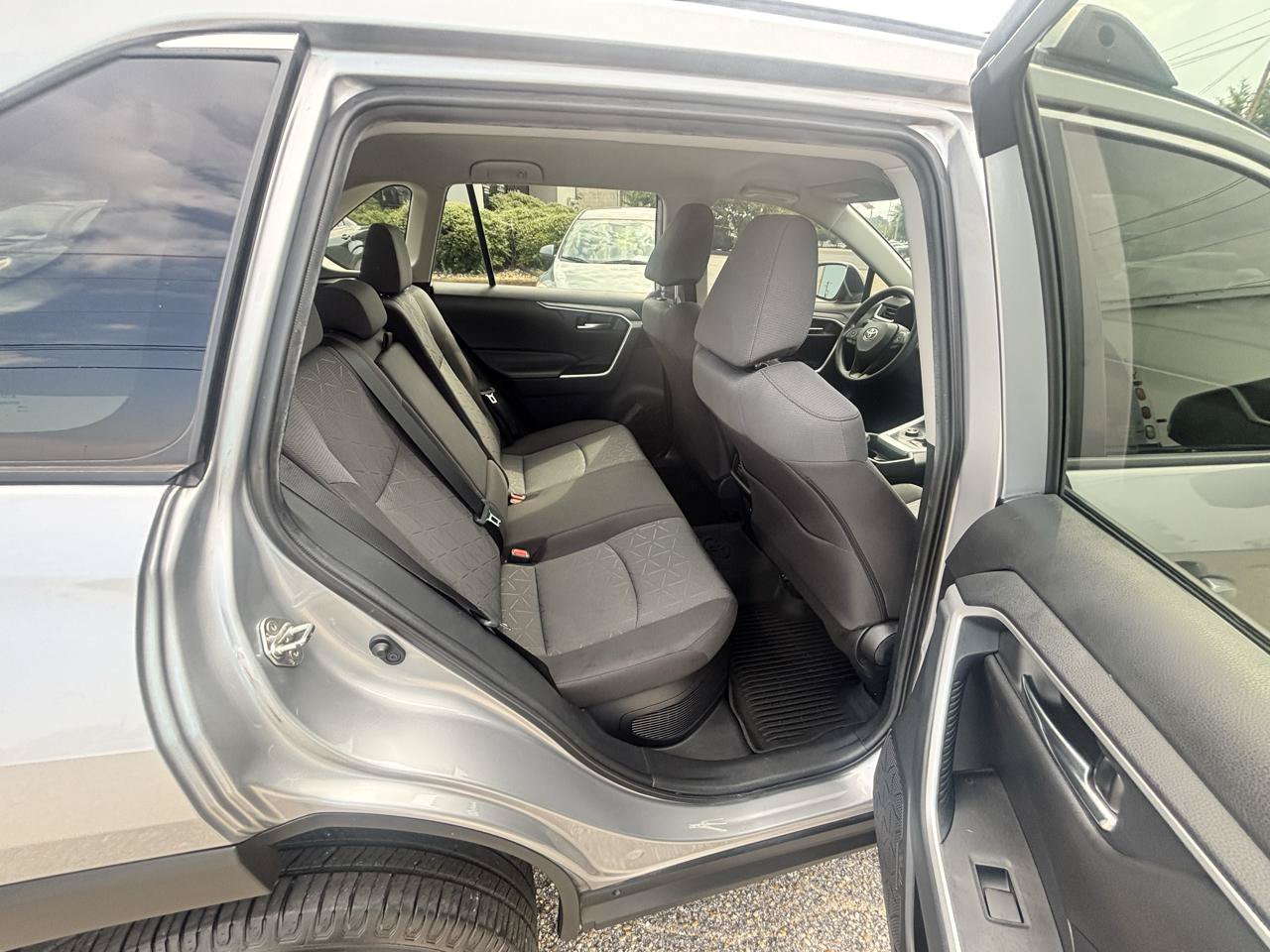 Used 2020 Toyota RAV4 XLE AWD/4WD image 58