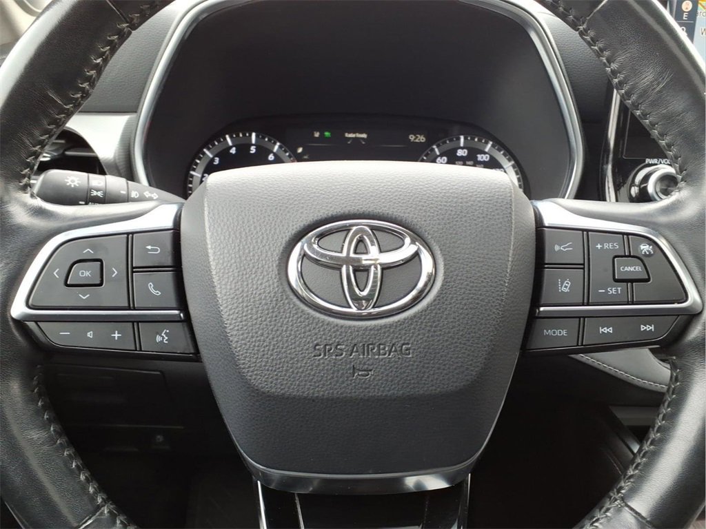 Used 2020 Toyota Highlander Platinum image 13