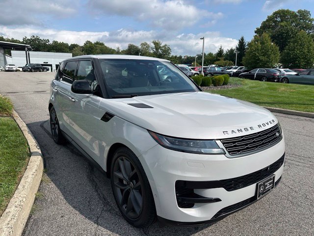 Used 2024 Land Rover Range Rover Sport SE AWD/4WD image 6