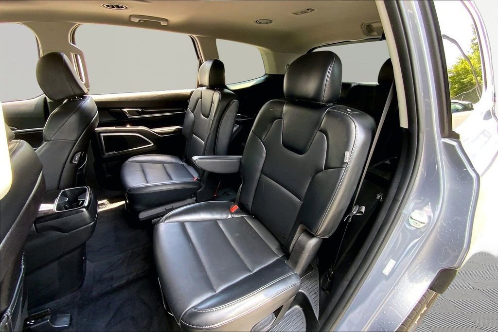 Used 2025 Kia Telluride S AWD/4WD image 16