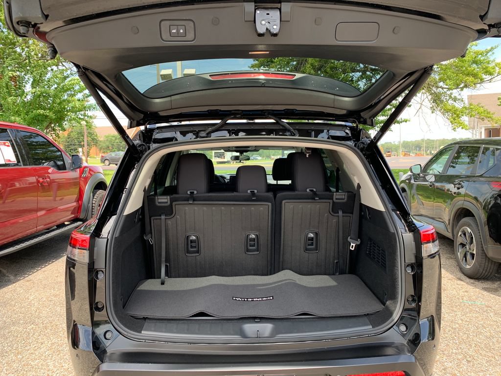 New 2026 Nissan Pathfinder SV w/ Cargo Package FWD image 6