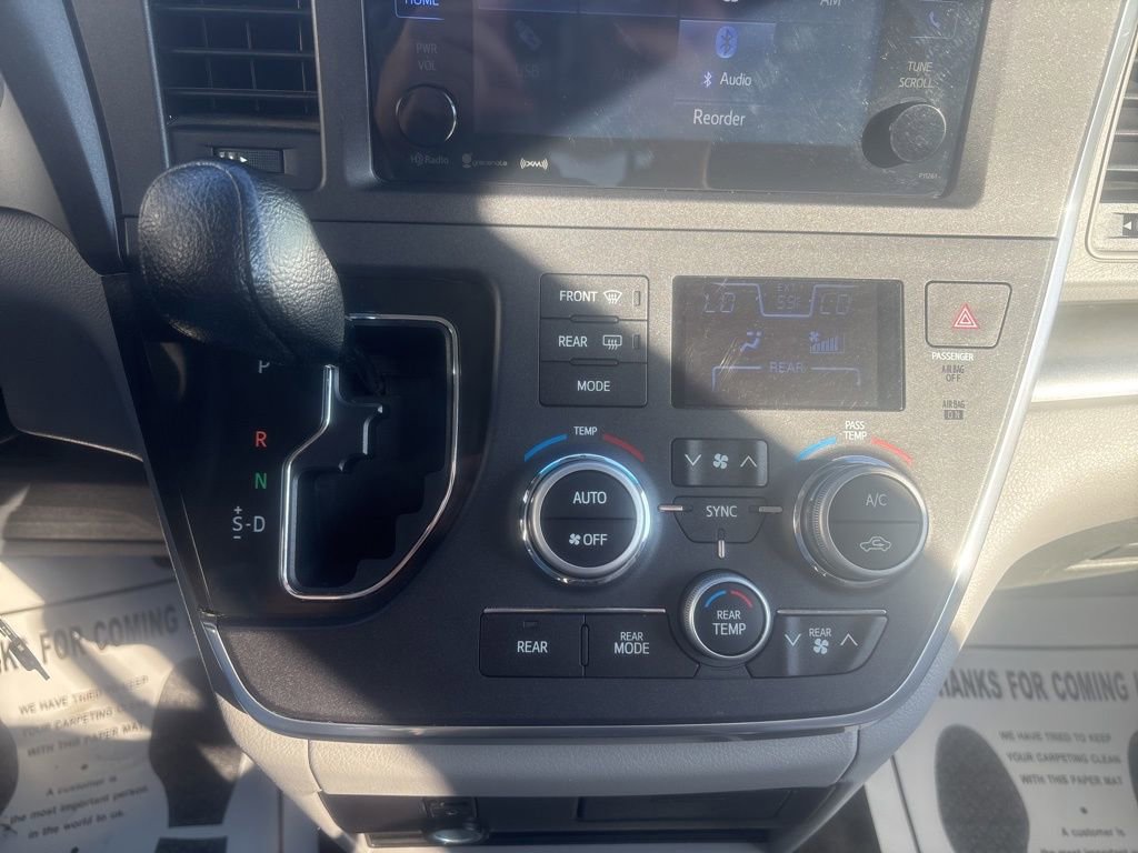 Used 2016 Toyota Sienna LE image 20