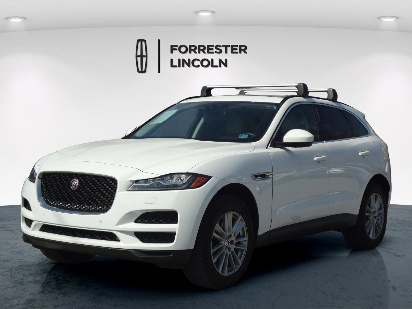 Used 2018 Jaguar F-PACE Prestige image 7