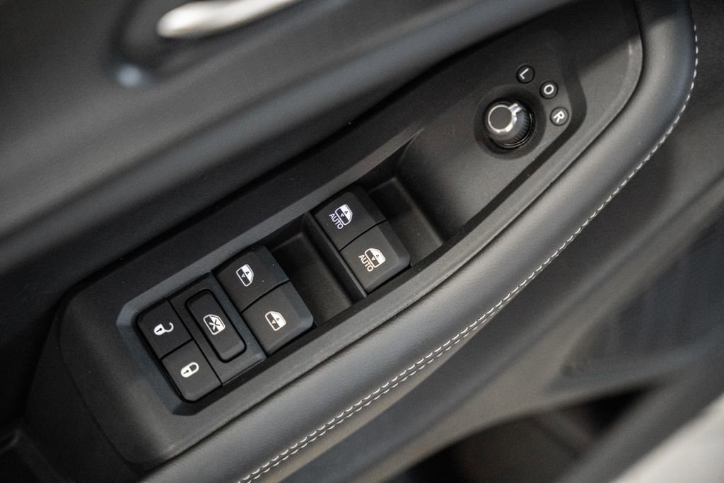 New 2025 Jeep Grand Cherokee Laredo X w/ Luxury Tech Group I image 38