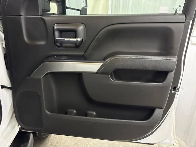 Used 2018 Chevrolet Silverado 1500 LT w/ True North Edition AWD/4WD image 23