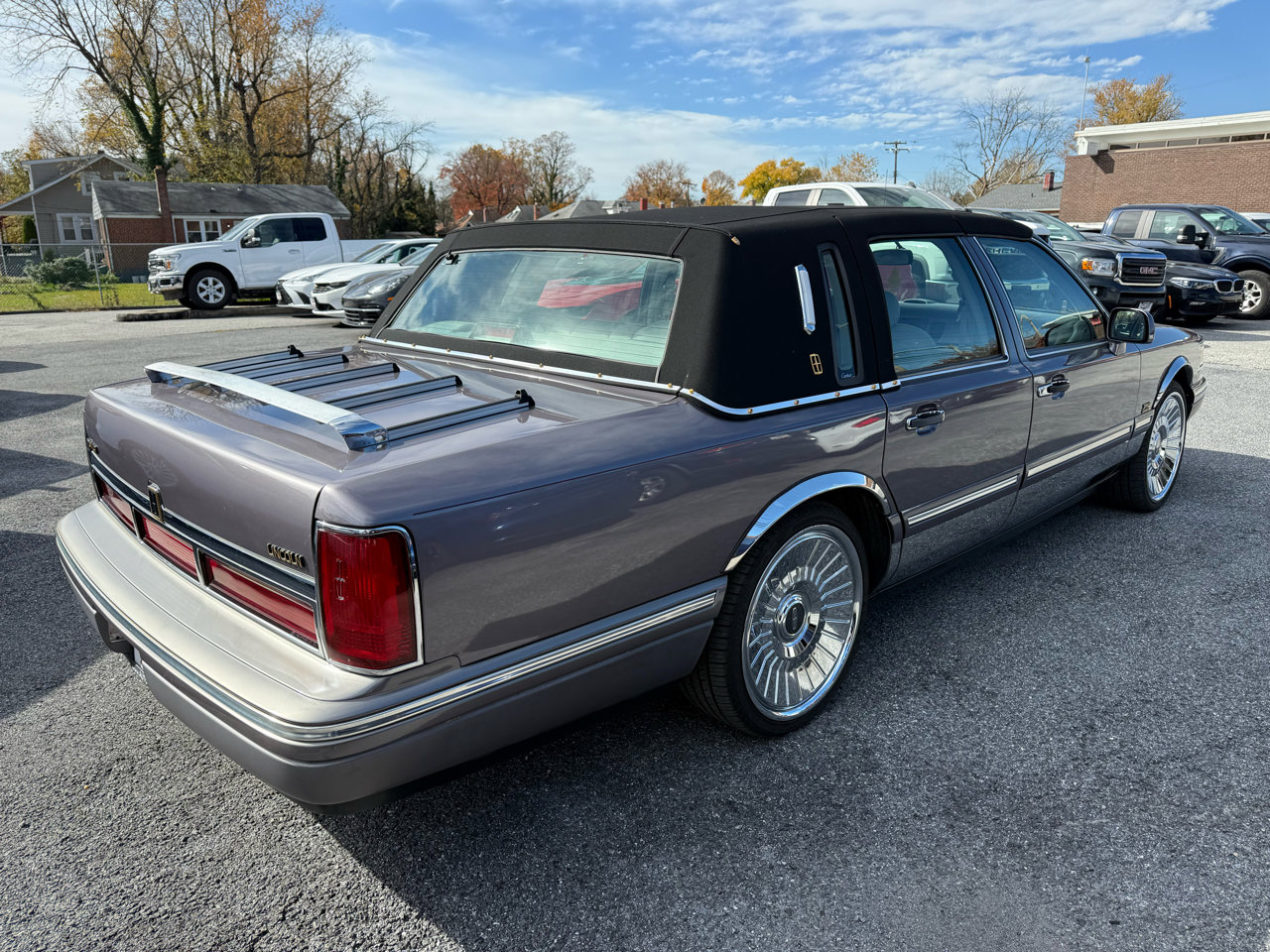 Used 1995 Lincoln Town Car Cartier image 27