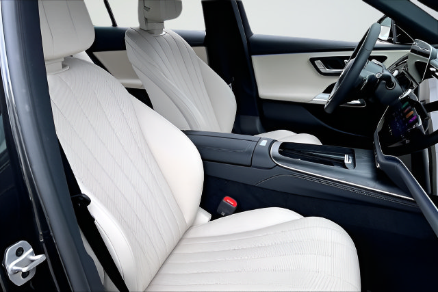 Used 2025 Mercedes-Benz E 350 Sedan image 26