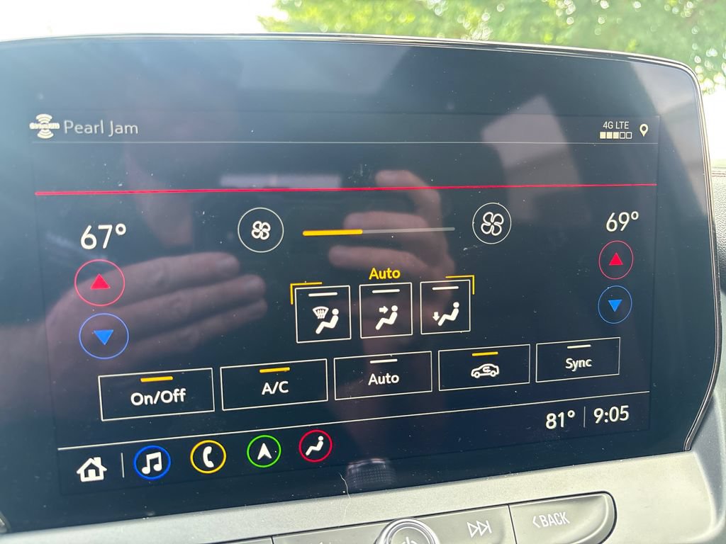 Certified 2025 Chevrolet Blazer RS AWD/4WD image 32
