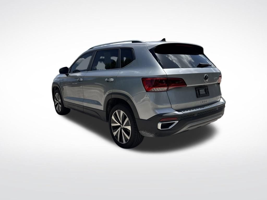 Used 2022 Volkswagen Taos SE FWD image 6