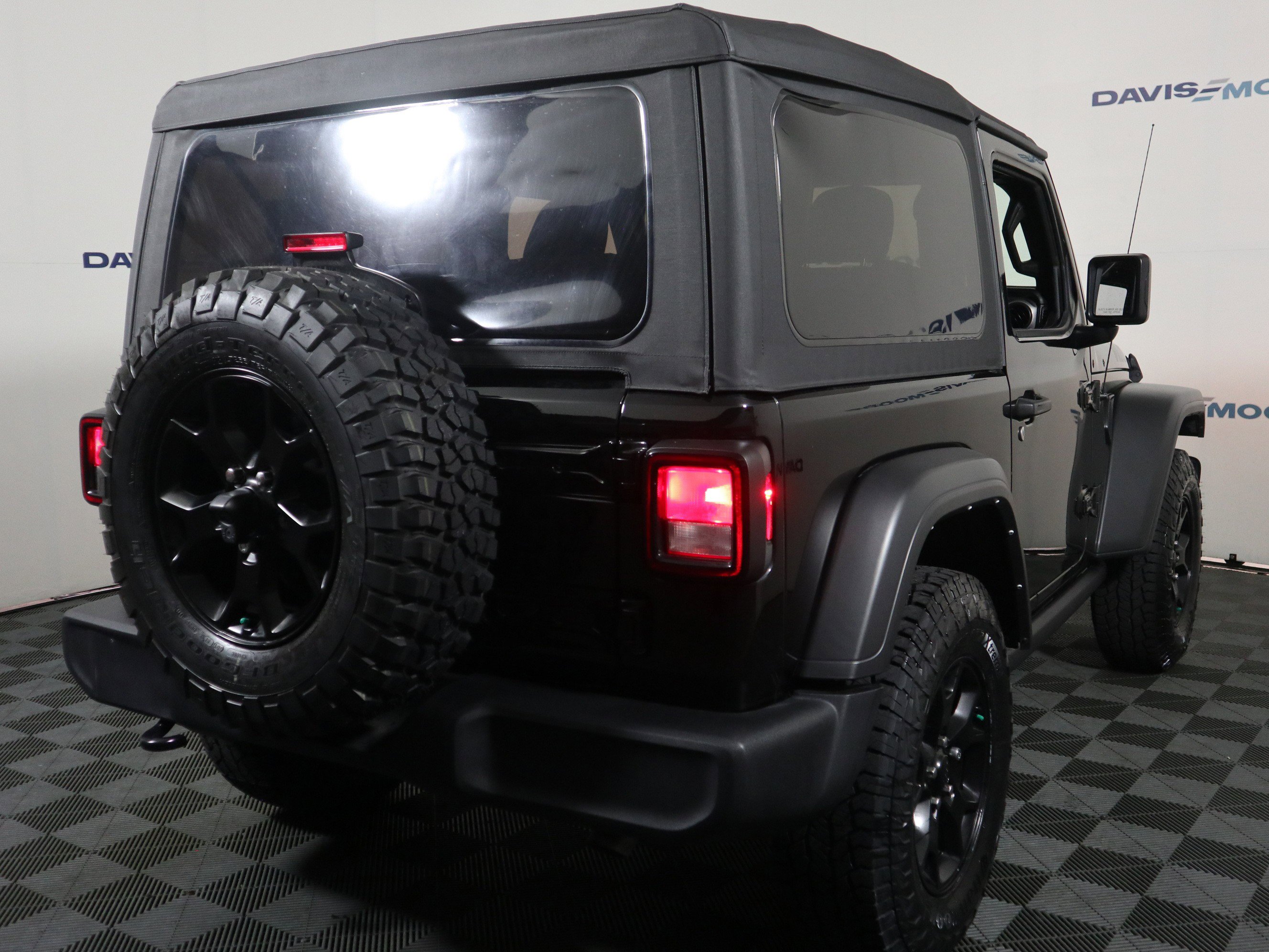 Used 2021 Jeep Wrangler Sport image 6