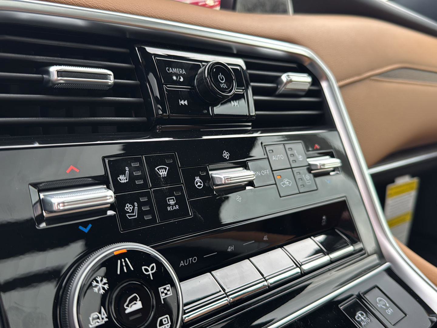 New 2026 Nissan Armada Platinum Reserve image 25