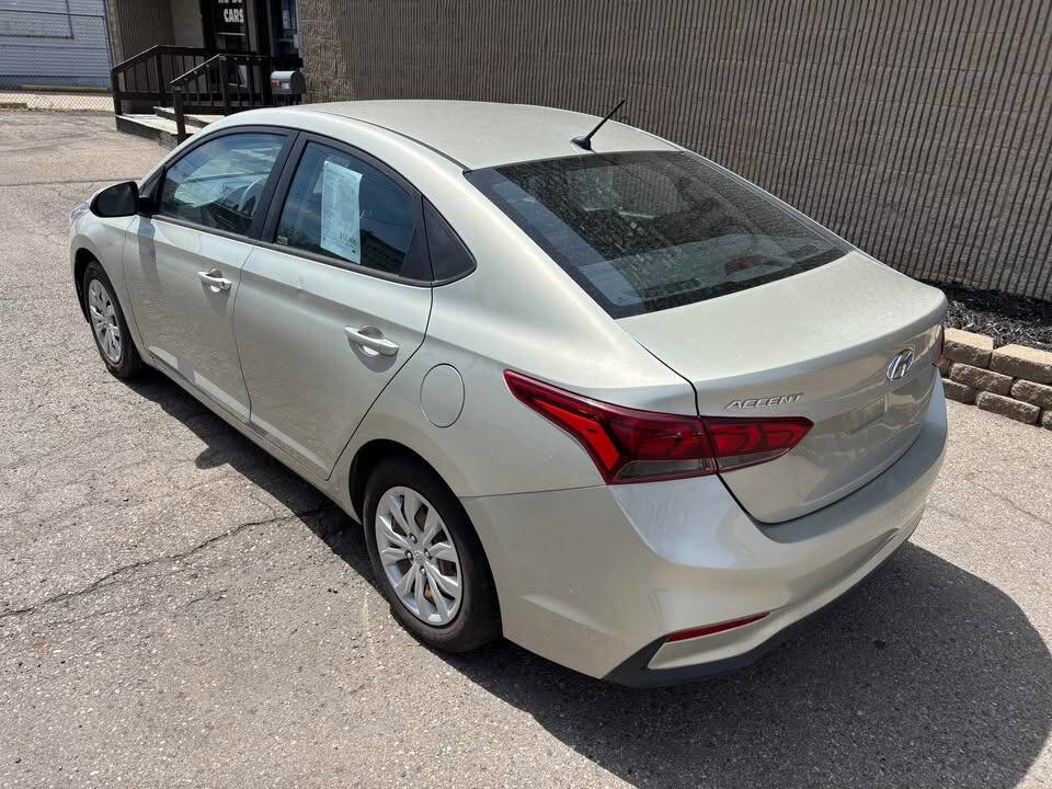 Used 2020 Hyundai Accent SE image 2