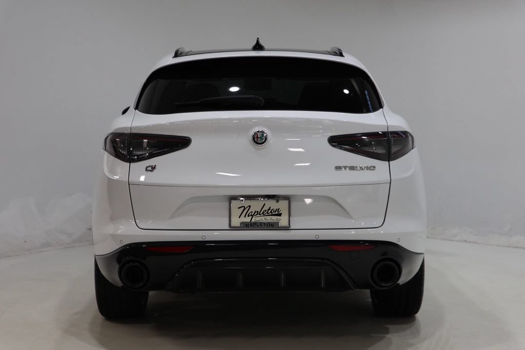 Used 2024 Alfa Romeo Stelvio Veloce AWD/4WD image 6
