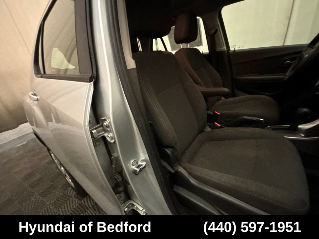 Used 2018 Chevrolet Trax LS FWD image 21