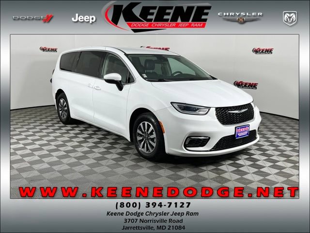 Used 2023 Chrysler Pacifica Touring-L