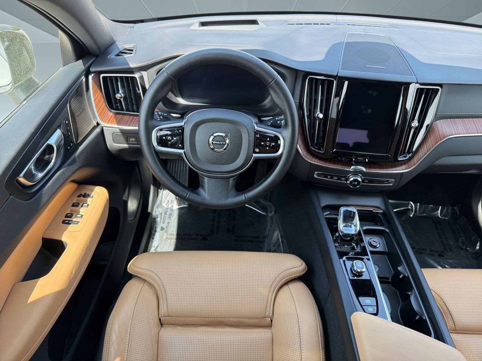 Used 2025 Volvo XC60 B5 Ultra w/ Protection Package Premier image 28