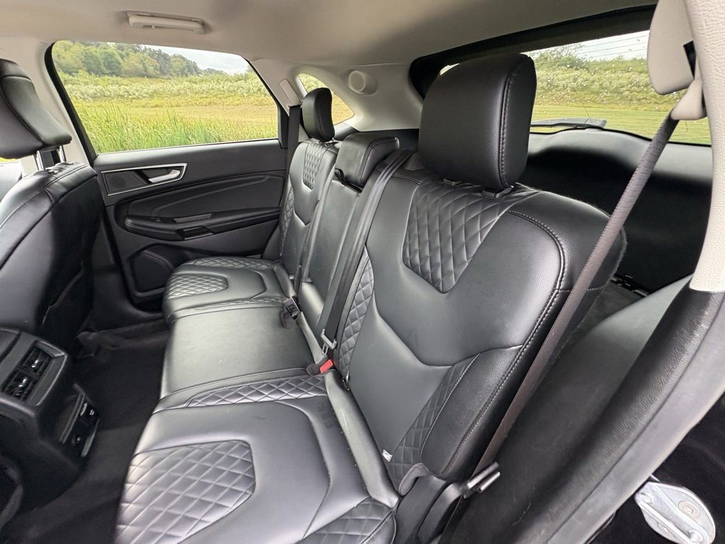 Used 2024 Ford Edge Titanium image 25