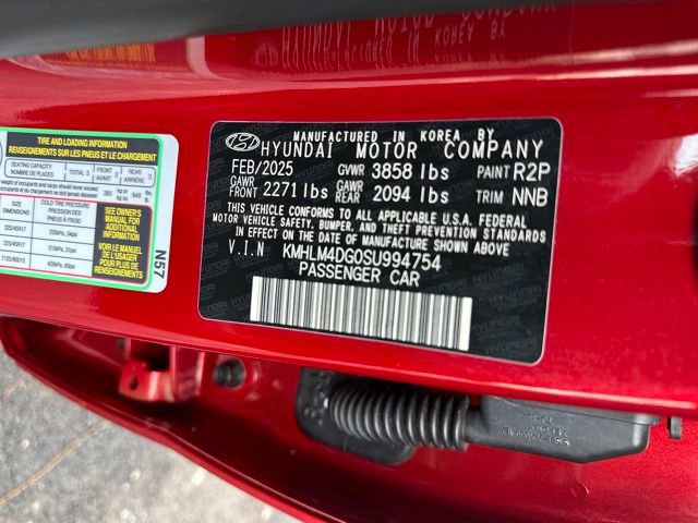 Used 2025 Hyundai Elantra Sport image 13