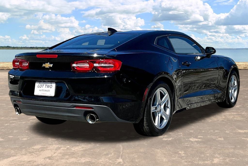 Used 2022 Chevrolet Camaro LT RWD image 8