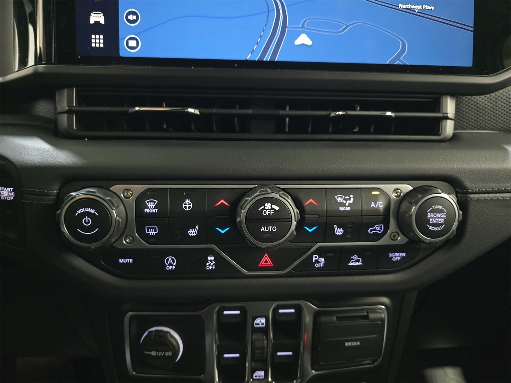 Used 2025 Jeep Wrangler Unlimited Rubicon image 25