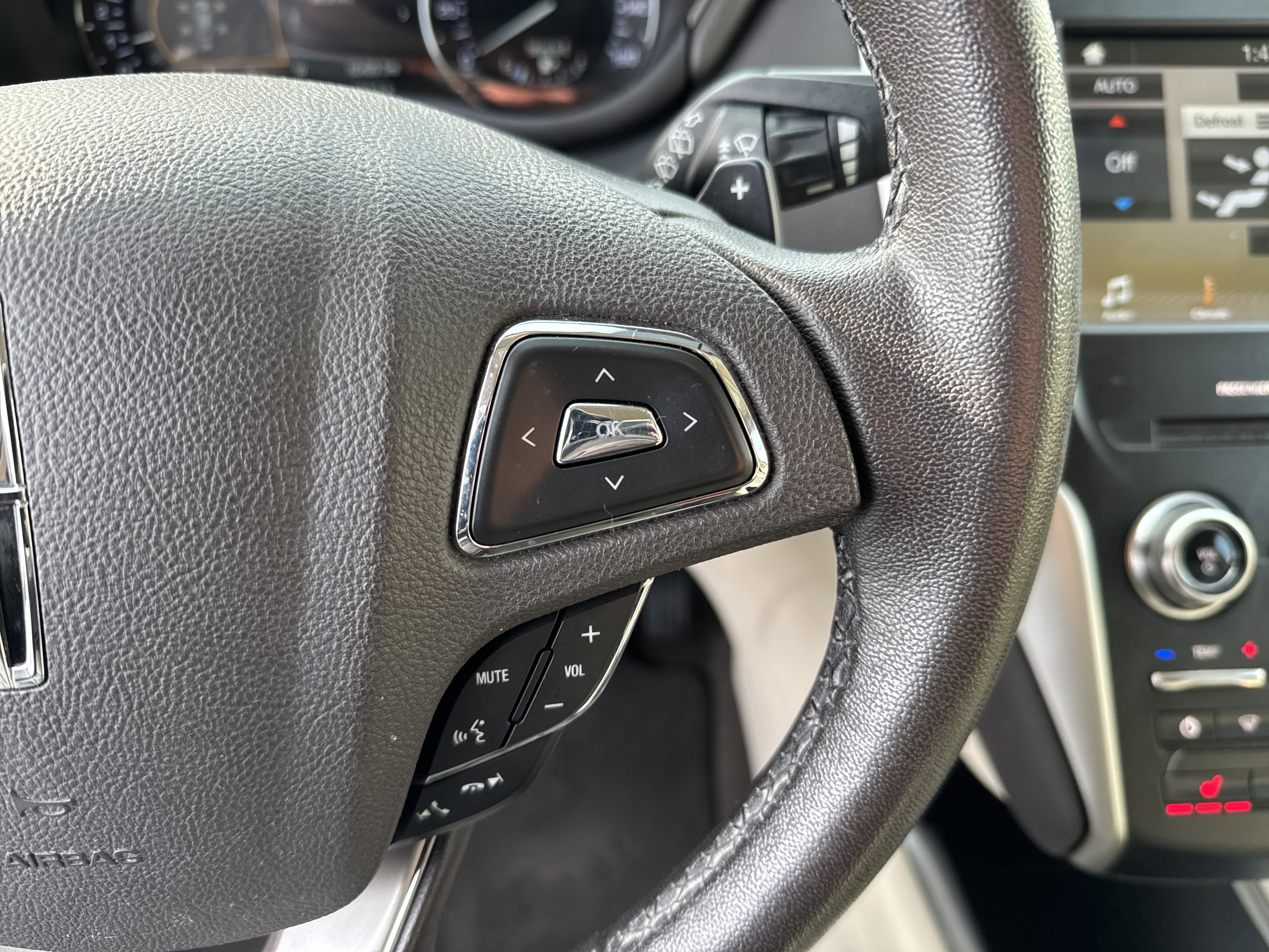 Used 2019 Lincoln MKC Premiere image 29
