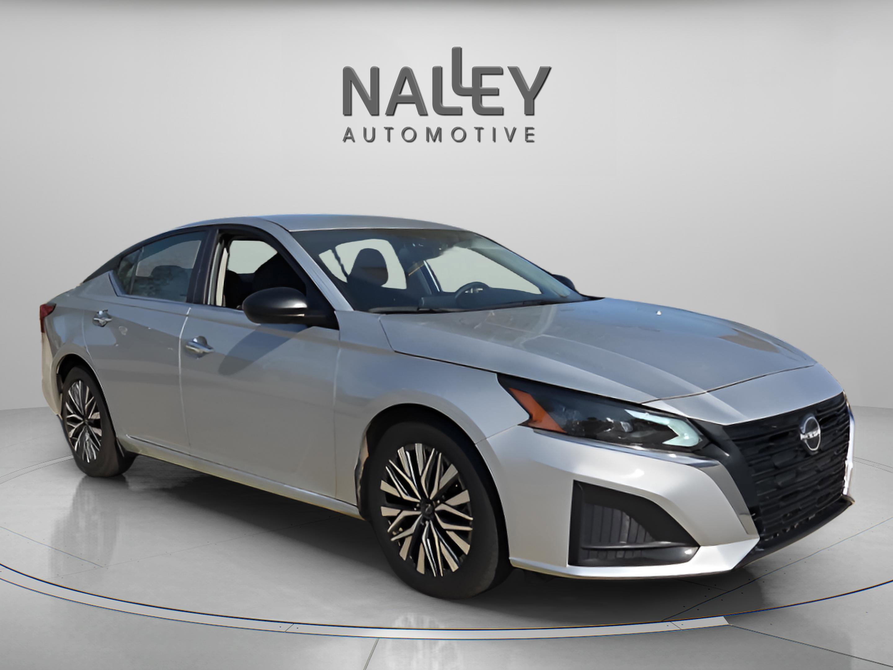 Used 2024 Nissan Altima 2.5 SV image 11