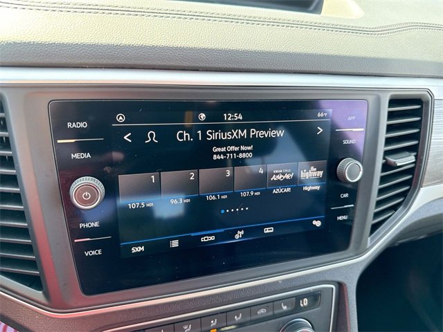 Used 2021 Volkswagen Atlas Cross Sport SE w/ Panoramic Sunroof Package image 16