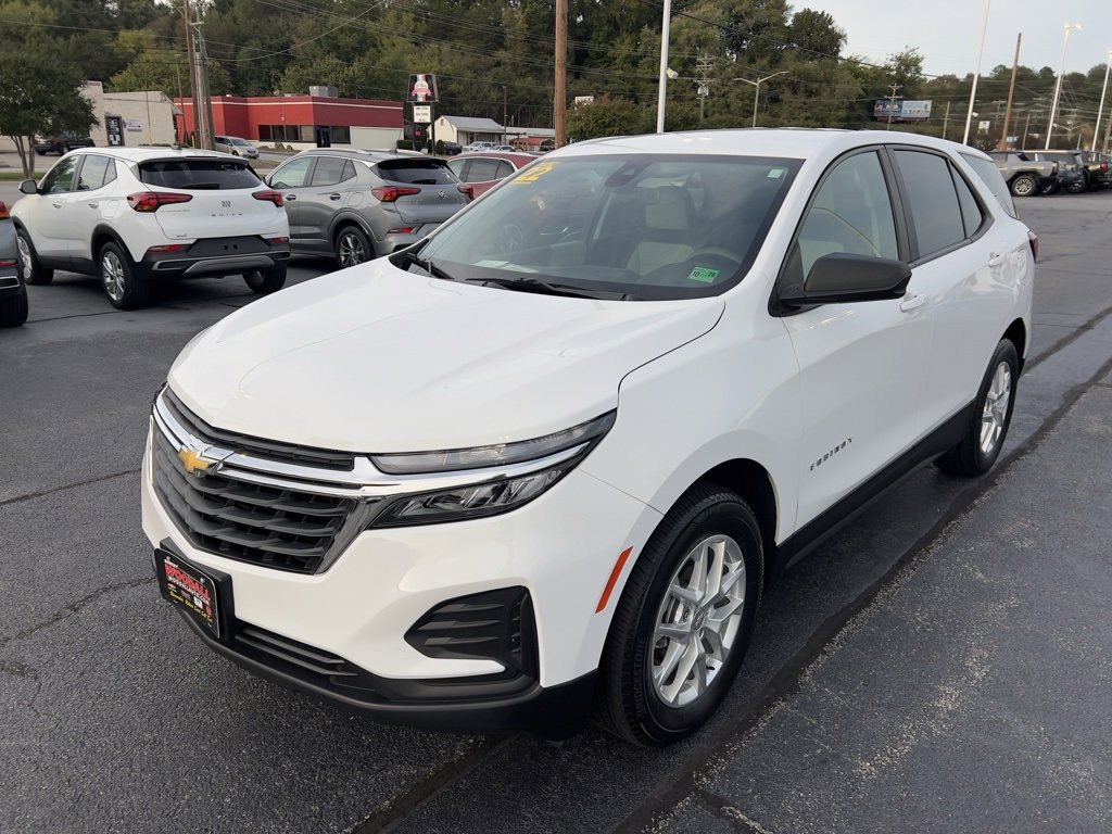 Used 2022 Chevrolet Equinox LS w/ LS Convenience Package image 3