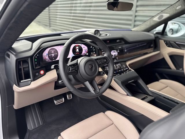 New 2026 Porsche Cayenne Turbo AWD/4WD image 4