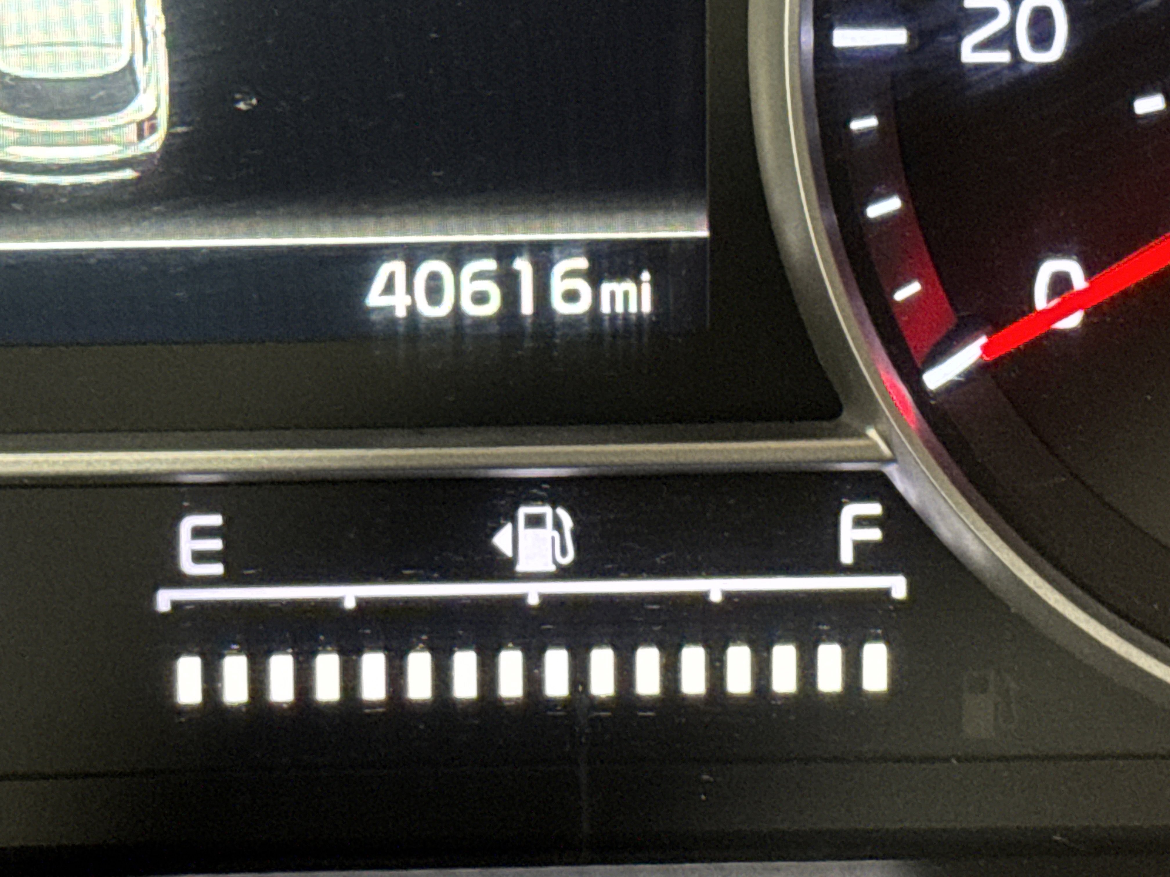 Used 2023 Kia Sorento LX image 24