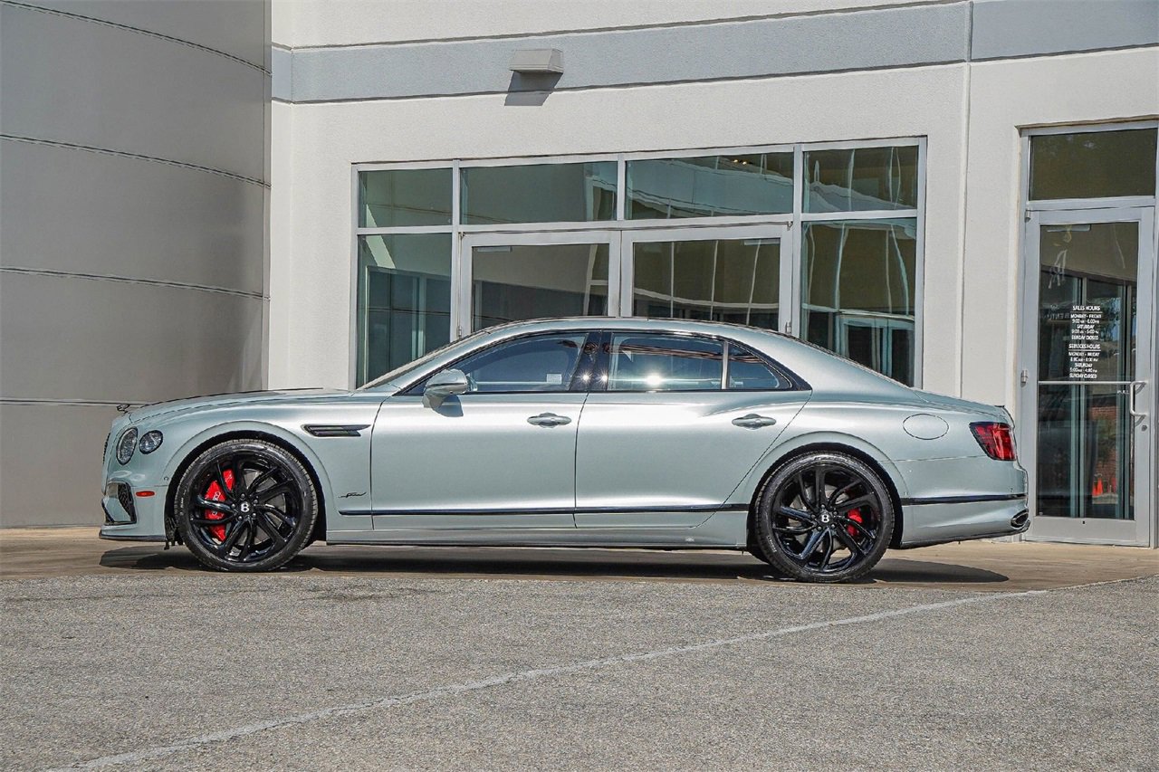 New 2026 Bentley Flying Spur Plug-In Hybrid image 16