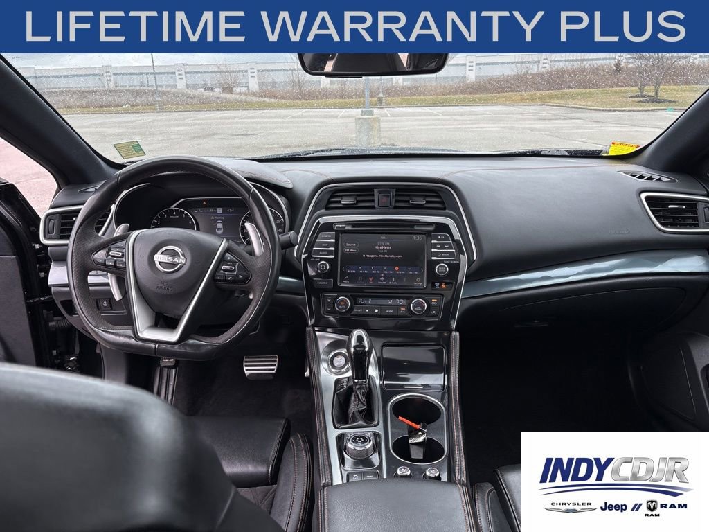 Used 2023 Nissan Maxima SR w/ Sport Mat Group FWD image 9