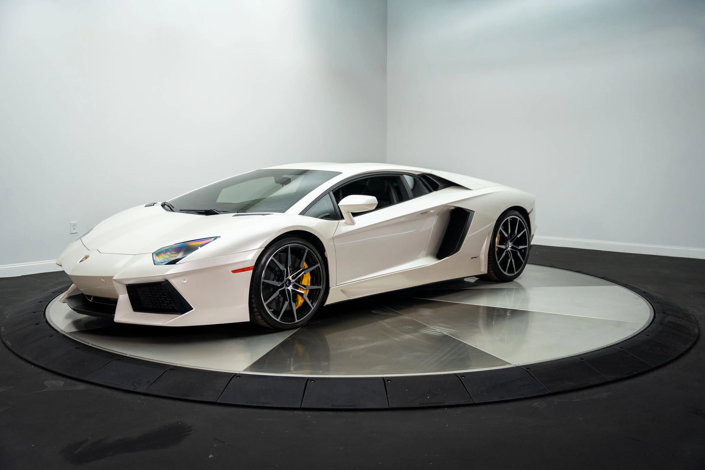 Used 2013 Lamborghini Aventador LP 700-4