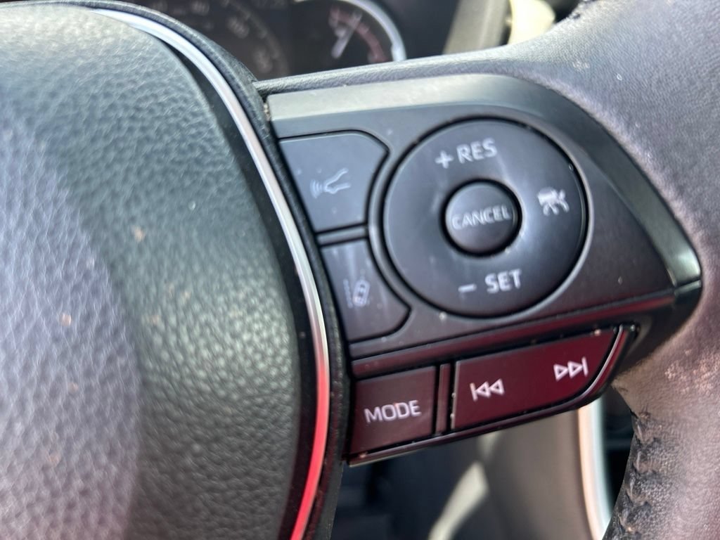 Used 2023 Toyota RAV4 XLE Premium FWD image 8