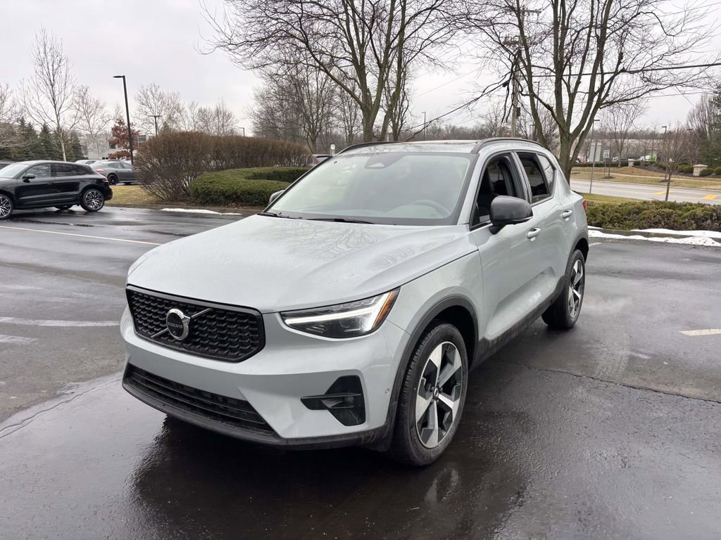 New 2026 Volvo XC40 B5 Plus w/ Protection Package Premier image 3