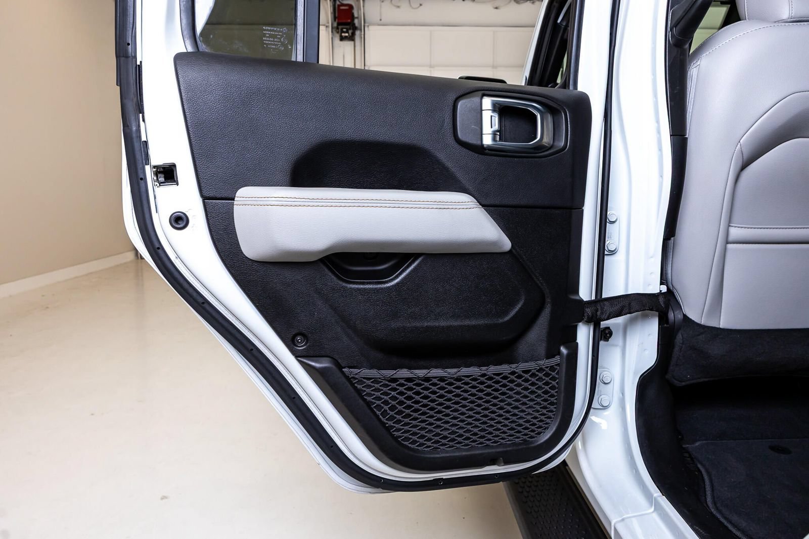 Used 2022 Jeep Wrangler Unlimited Sahara AWD/4WD image 44