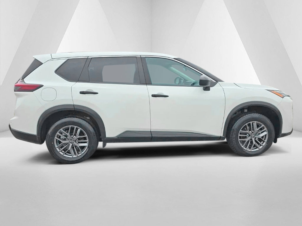 Used 2024 Nissan Rogue S FWD image 5
