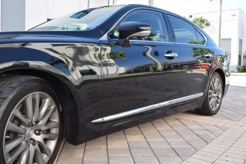 Used 2013 Lexus LS 460 AWD w/ Comfort Pkg image 18