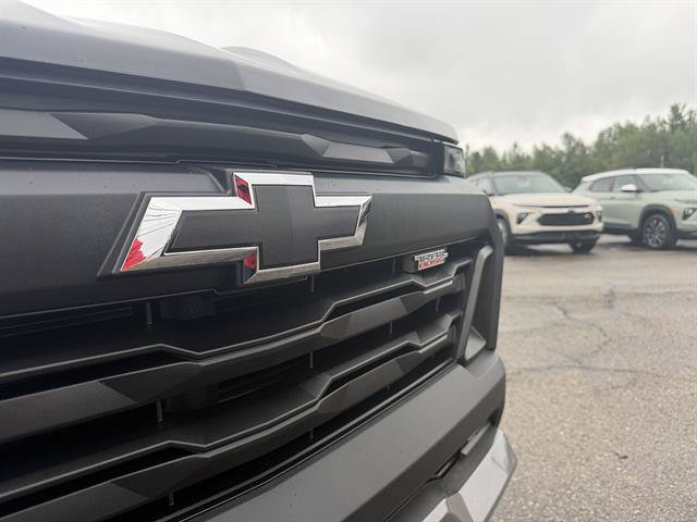 Used 2024 Chevrolet Colorado Trail Boss w/ Advanced Trailering Package AWD/4WD image 7