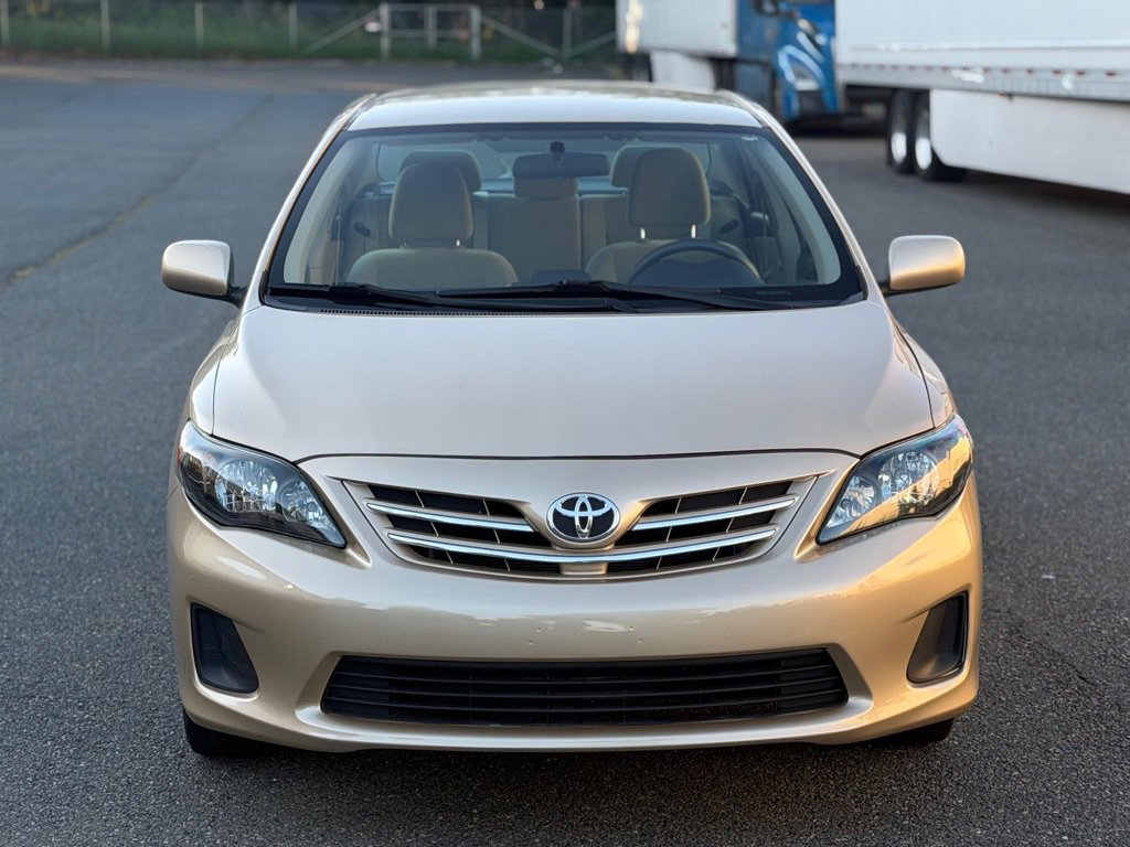 Used 2013 Toyota Corolla LE FWD image 7